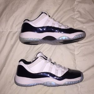 Air Jordens 11 Retro Low, white and black